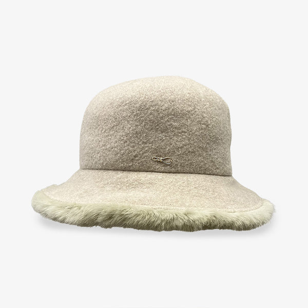 un chapeau ファー付きセーラー