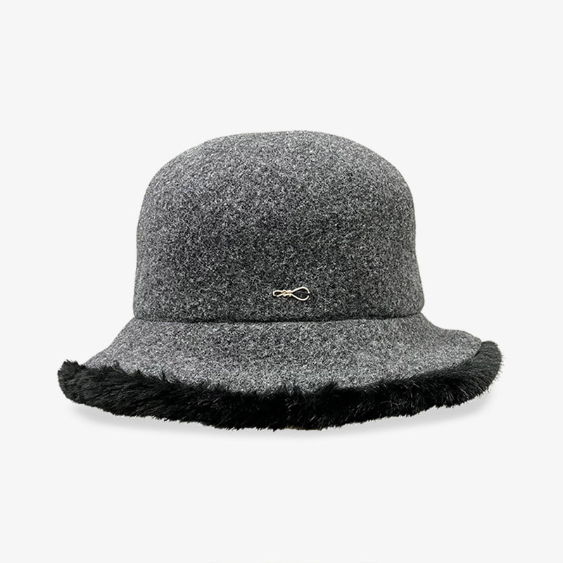 un chapeau ファー付きセーラー