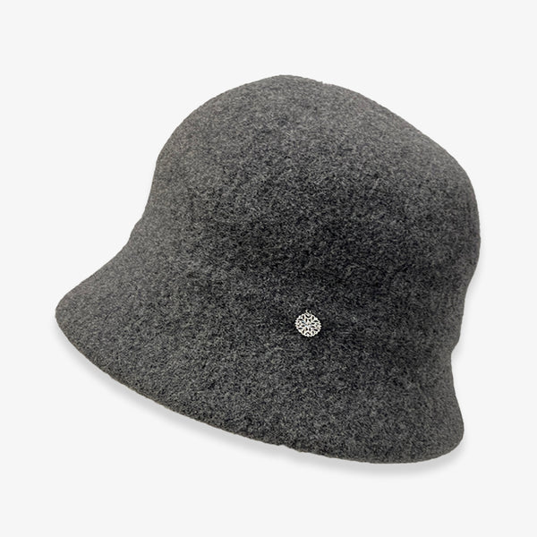 un chapeau  ベルバスクハット