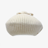 un chapeau   紐付きベレーニット