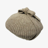 un chapeau   紐付きベレーニット
