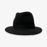 un chapeau 帽体中折れ