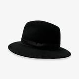 un chapeau 帽体中折れ