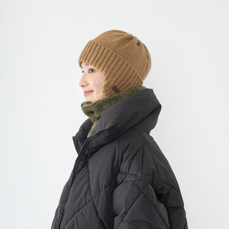 Coleman 前ボタンボアネックウェア