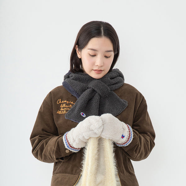 Champion　シープボアフーディーマフラー