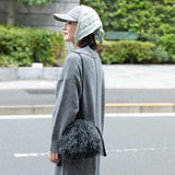 un chapeau  バブーシュカ